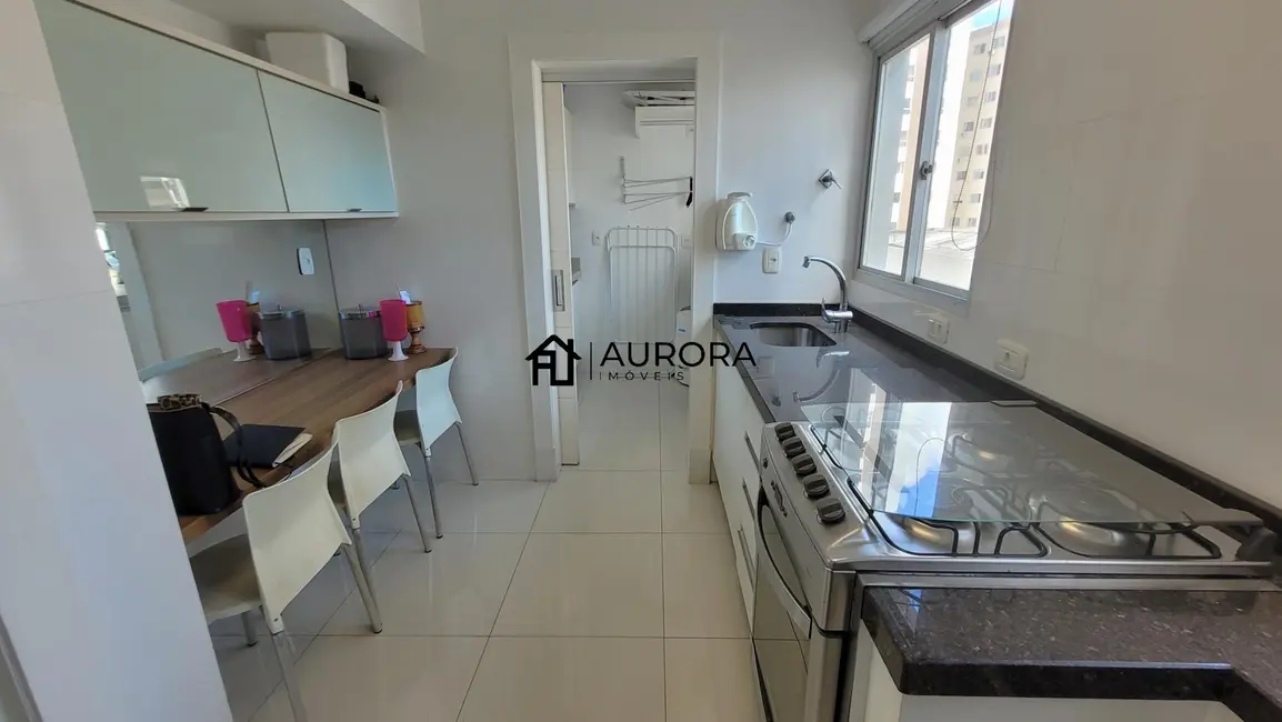 Apartamento com 3 quartos para alugar, 129m2 em Centro, Balneario Camboriu - SC - imagem 8 Foto 8 de Apartamento com 3 quartos para alugar, 129m2 em Centro, Balneario Camboriu - SC
