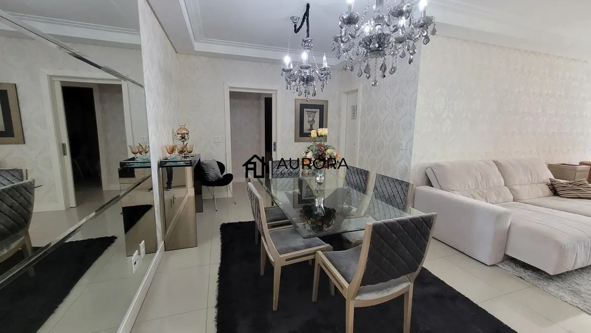 Apartamento com 4 quartos para alugar, 145m2 em Centro, Balneario Camboriu - SC - imagem 6 Foto 6 de Apartamento com 4 quartos para alugar, 145m2 em Centro, Balneario Camboriu - SC