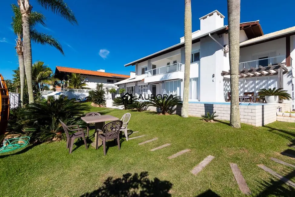 Casa com 6 quartos à venda, 805m2 em Centro, Bombinhas - SC - imagem 4 Foto 4 de Casa com 6 quartos à venda, 805m2 em Centro, Bombinhas - SC