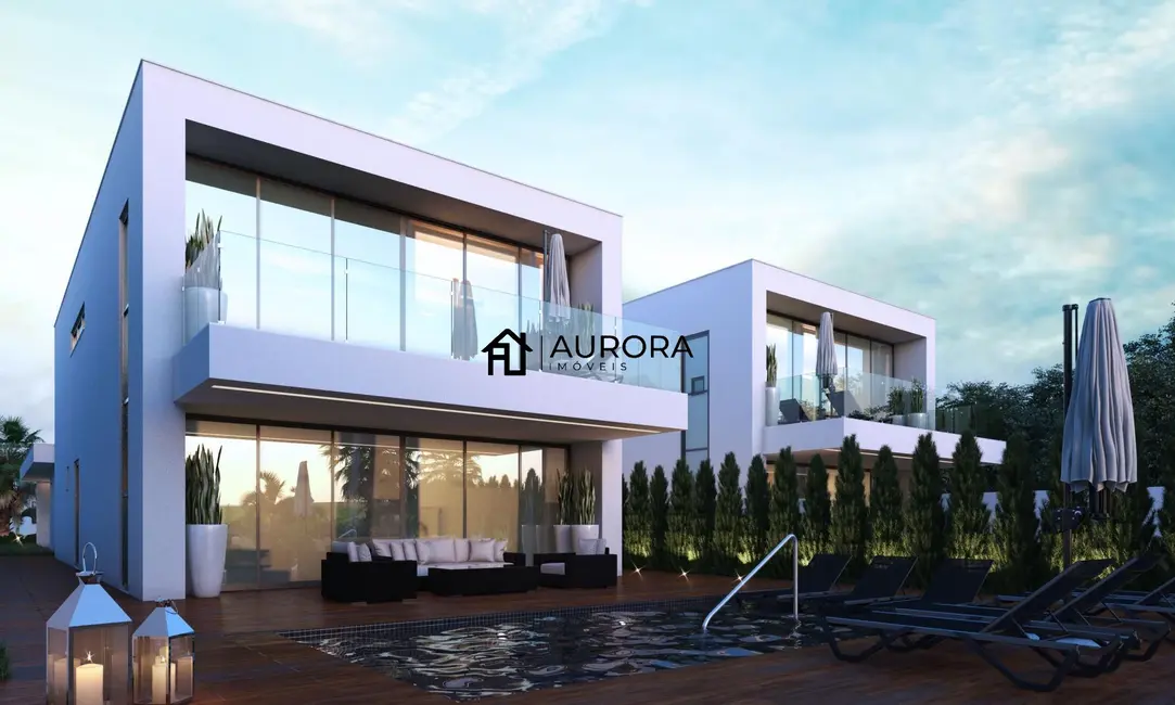 Casa com 5 quartos à venda, 458m2 em Praia do Estaleiro, Balneario Camboriu - SC - imagem 1 Foto 1 de Casa com 5 quartos à venda, 458m2 em Praia do Estaleiro, Balneario Camboriu - SC