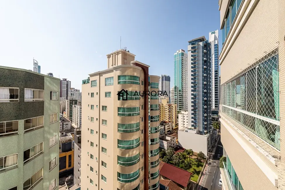 Apartamento com 3 quartos à venda, 130m2 em Centro, Balneario Camboriu - SC - imagem 3 Foto 3 de Apartamento com 3 quartos à venda, 130m2 em Centro, Balneario Camboriu - SC