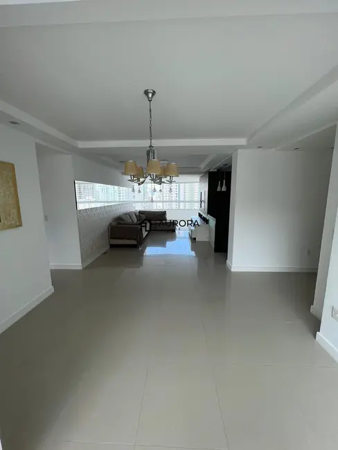 Apartamento com 3 quartos à venda, 140m2 em Pioneiros, Balneario Camboriu - SC - imagem 4 Foto 4 de Apartamento com 3 quartos à venda, 140m2 em Pioneiros, Balneario Camboriu - SC