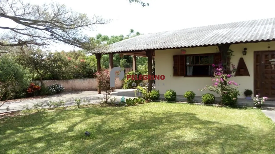 Foto 2 de Casa com 3 quartos à venda, 220m2 em Centro, Tapes - RS