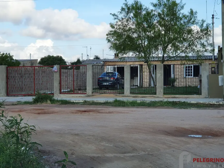 Casa com 2 quartos à venda, 110m2 em Tapes - RS - imagem 1 Foto 1 de Casa com 2 quartos à venda, 110m2 em Tapes - RS