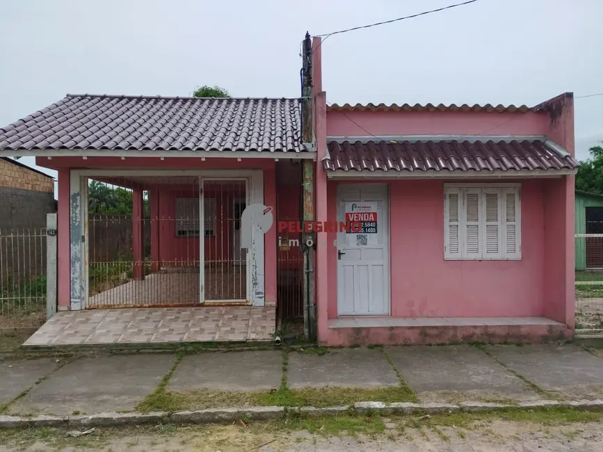 Foto 1 de Casa com 2 quartos à venda, 200m2 em Centro, Tapes - RS