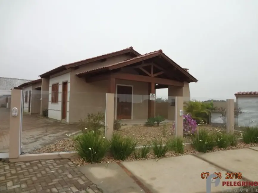 Foto 1 de Casa de Condomínio com 2 quartos à venda, 66m2 em Tapes - RS