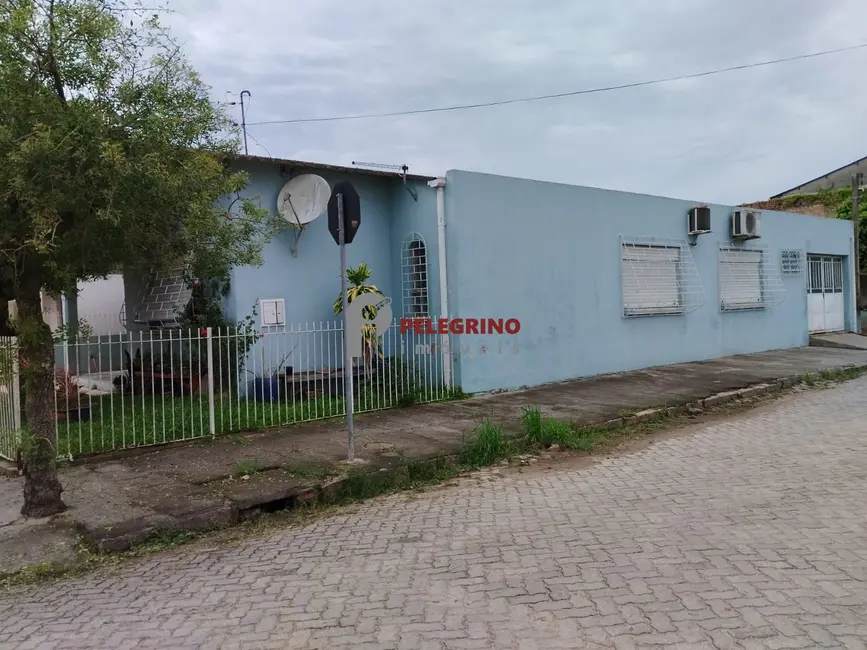 Foto 2 de Casa com 3 quartos à venda, 158m2 em Centro, Tapes - RS