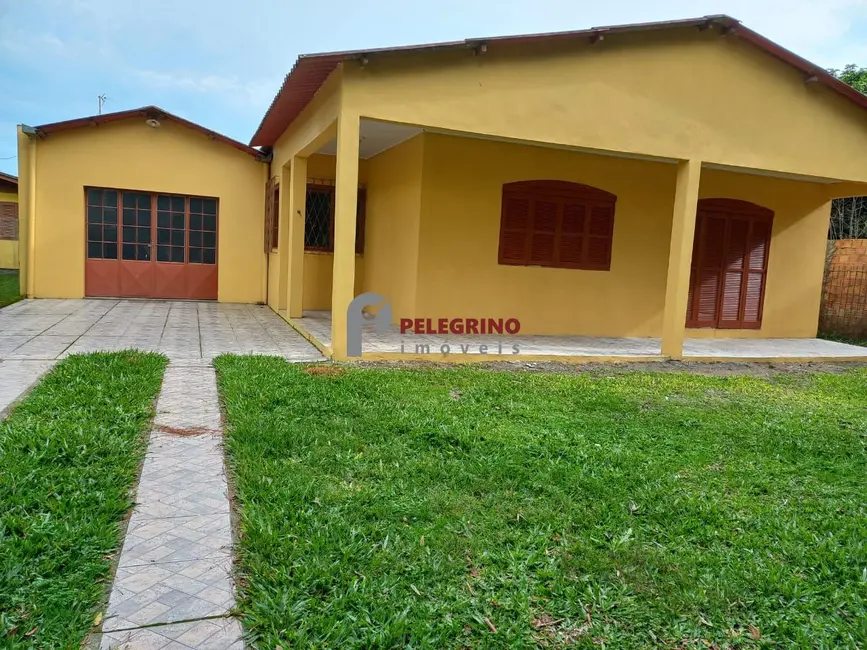 Foto 1 de Casa com 3 quartos à venda, 180m2 em Tapes - RS