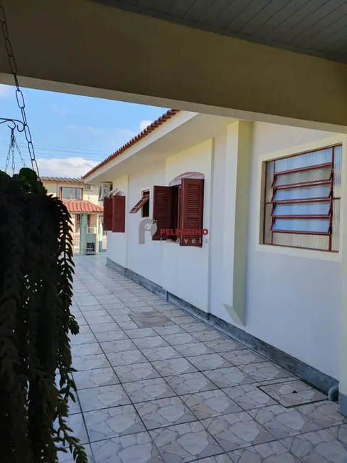 Foto 3 de Casa com 3 quartos à venda, 144m2 em Centro, Tapes - RS