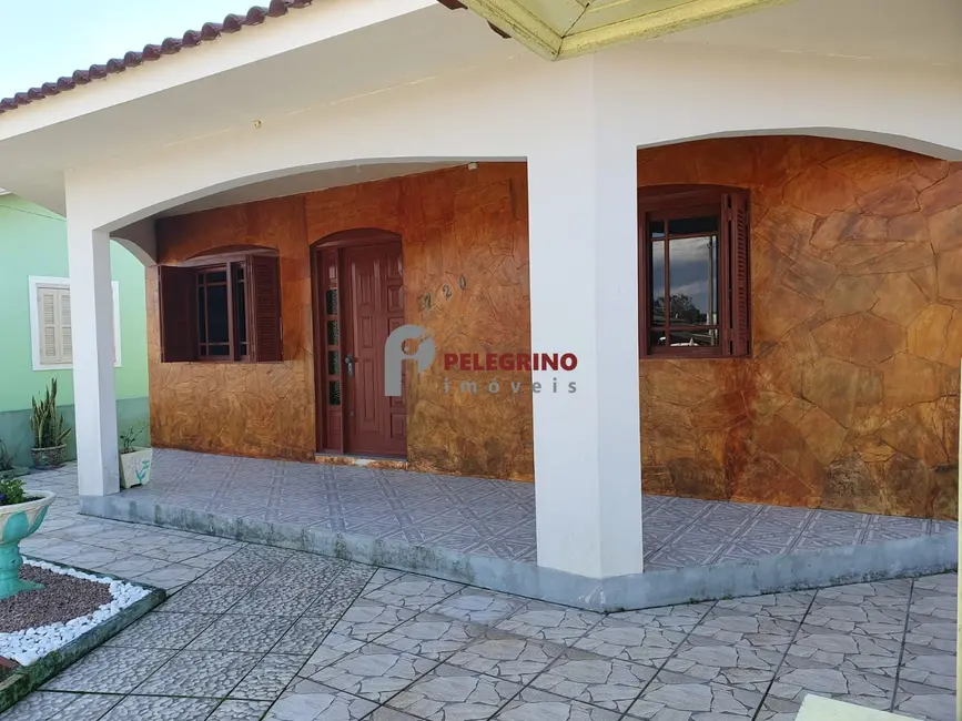 Foto 2 de Casa com 3 quartos à venda, 144m2 em Centro, Tapes - RS