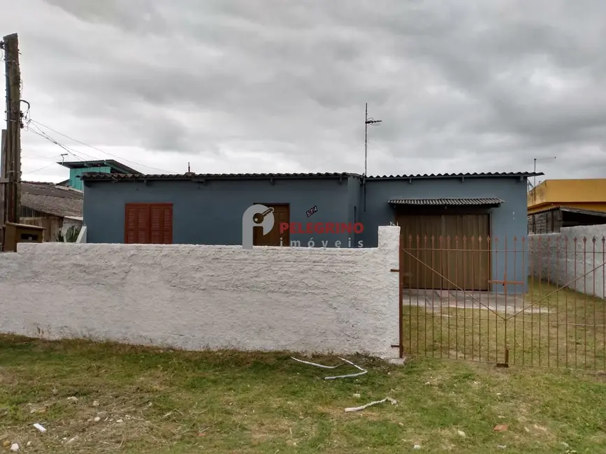 Foto 1 de Casa com 4 quartos à venda, 165m2 em Tapes - RS