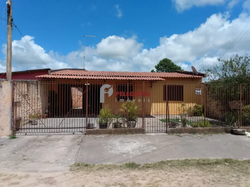 Foto 1 de Casa com 4 quartos à venda, 150m2 em Centro, Tapes - RS