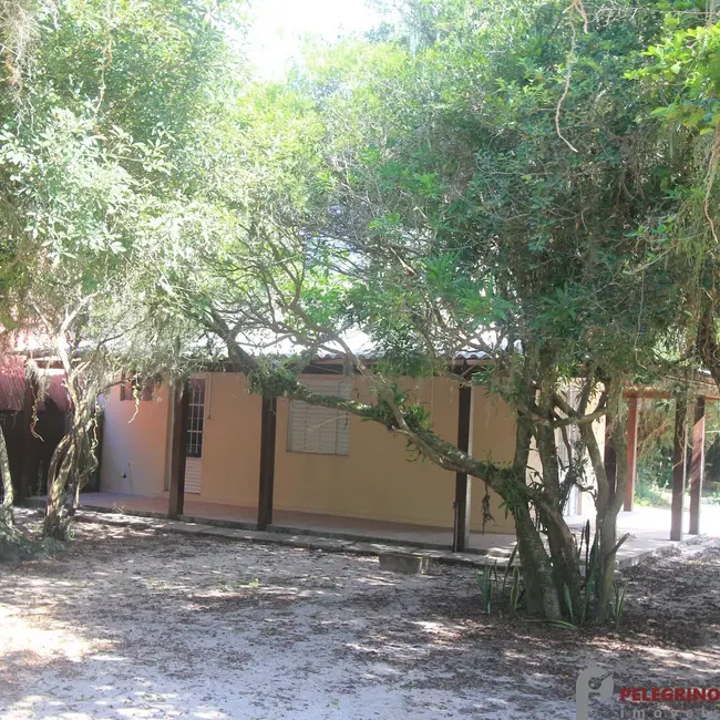 Foto 2 de Casa com 2 quartos à venda, 80m2 em Tapes - RS