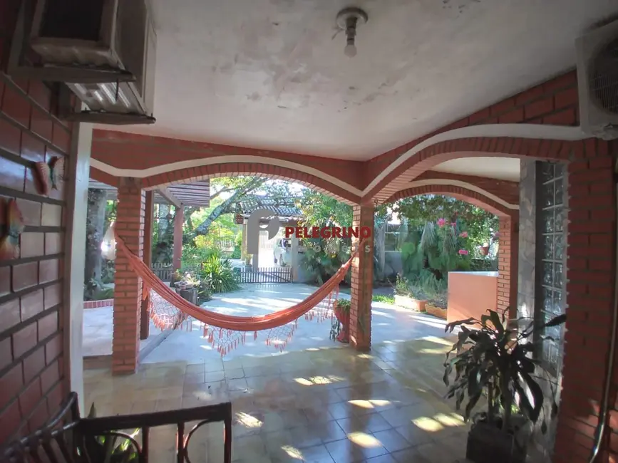 Foto 1 de Casa com 3 quartos à venda, 220m2 em Tapes - RS