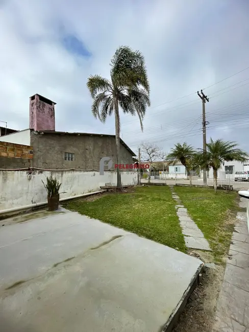 Foto 5 de Prédio Inteiro com 4 quartos à venda, 85m2 em Tapes - RS