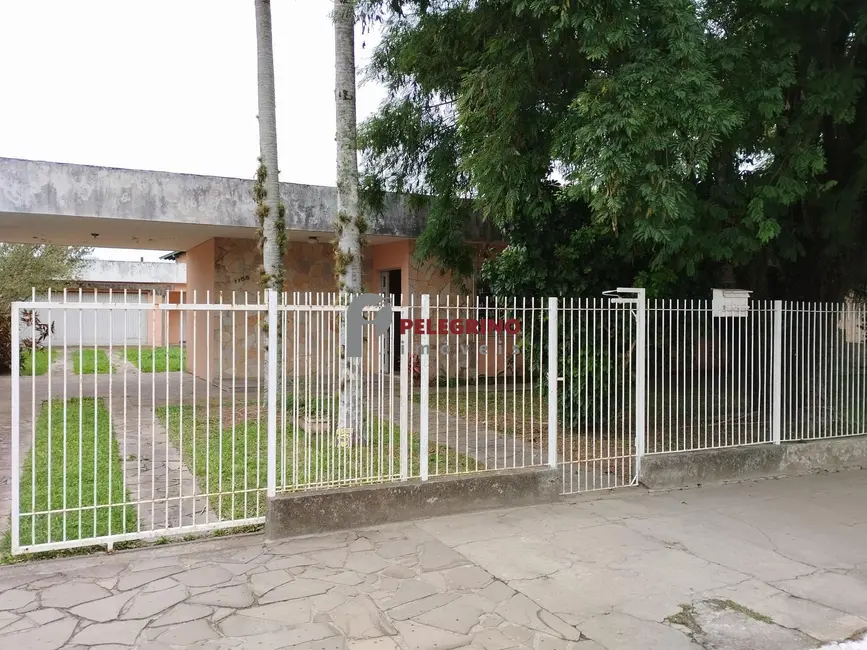 Foto 1 de Casa com 3 quartos à venda, 285m2 em Centro, Tapes - RS