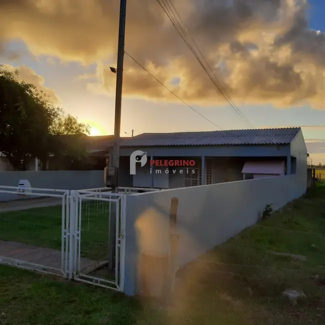 Foto 2 de Casa com 2 quartos à venda, 99m2 em Tapes - RS