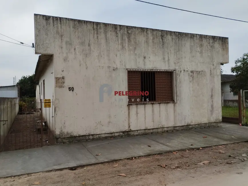 Foto 1 de Casa com 2 quartos à venda, 95m2 em Centro, Tapes - RS