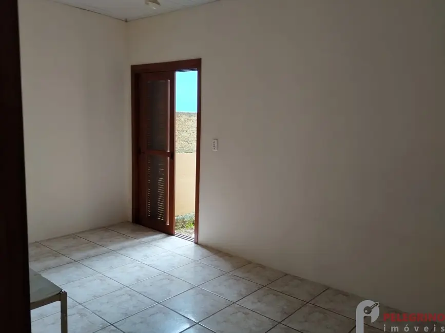 Casa com 3 quartos para alugar, 80m2 em Centro, Tapes - RS - imagem 5 Foto 5 de Casa com 3 quartos para alugar, 80m2 em Centro, Tapes - RS