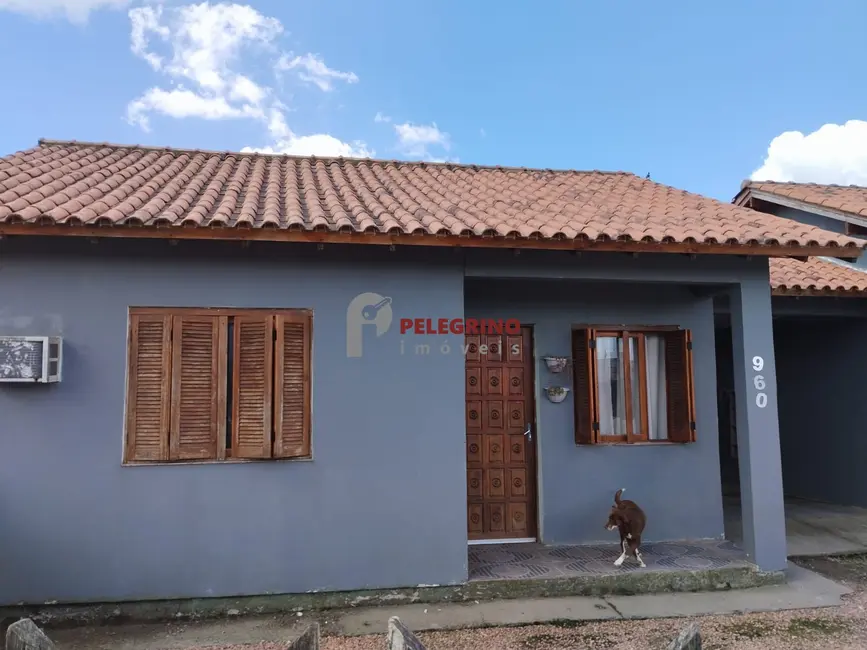 Foto 1 de Casa com 2 quartos à venda, 68m2 em Tapes - RS
