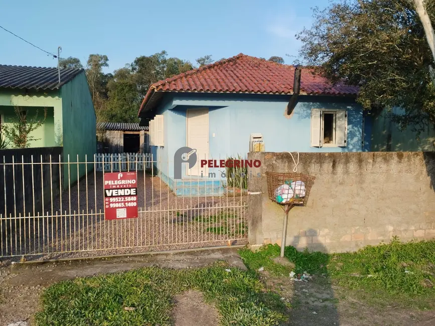 Foto 1 de Casa com 2 quartos à venda, 70m2 em Tapes - RS