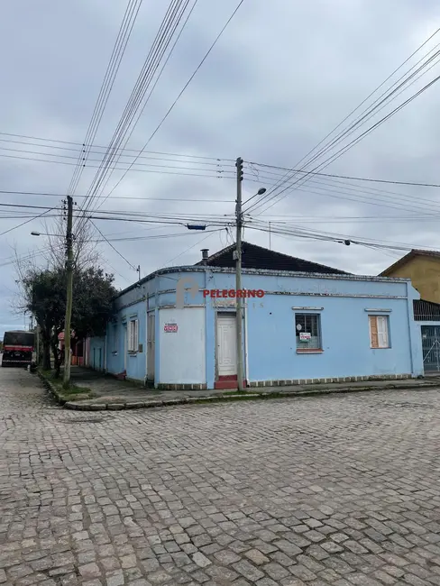 Foto 1 de Casa com 3 quartos à venda, 300m2 em Centro, Tapes - RS