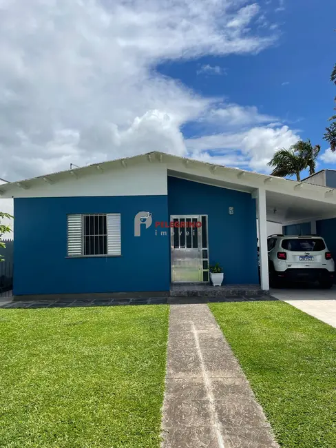 Foto 1 de Casa com 3 quartos à venda, 150m2 em Centro, Tapes - RS