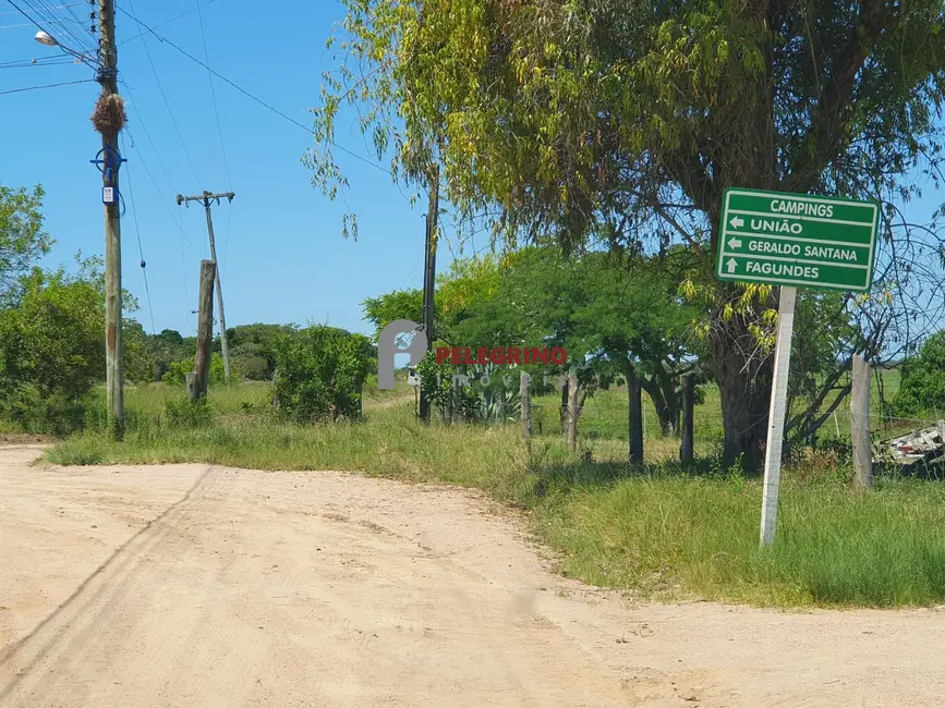 Foto 1 de Terreno / Lote à venda, 2551m2 em Tapes - RS