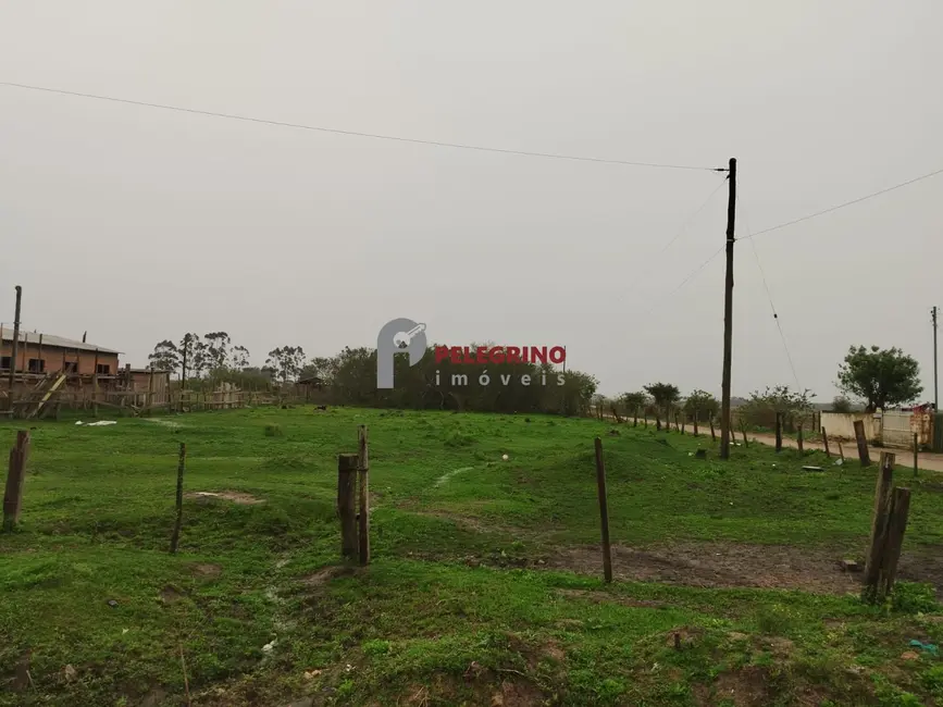 Foto 1 de Terreno / Lote à venda, 395m2 em Tapes - RS