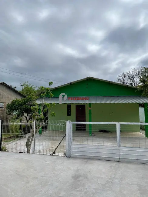 Foto 1 de Casa com 1 quarto à venda, 82m2 em Centro, Tapes - RS