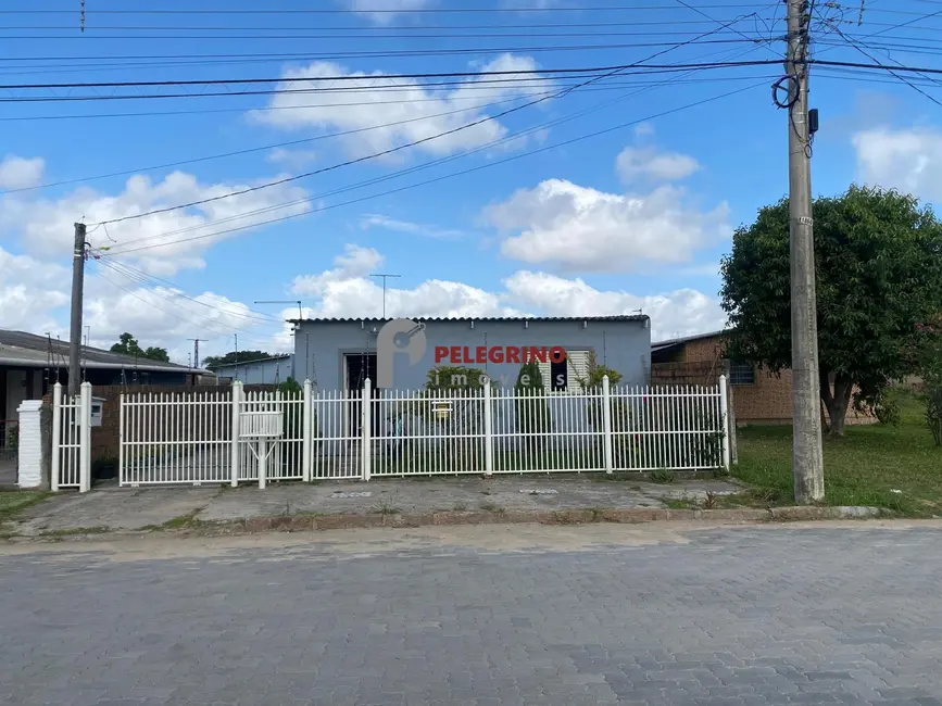 Foto 1 de Casa com 5 quartos à venda, 178m2 em Tapes - RS