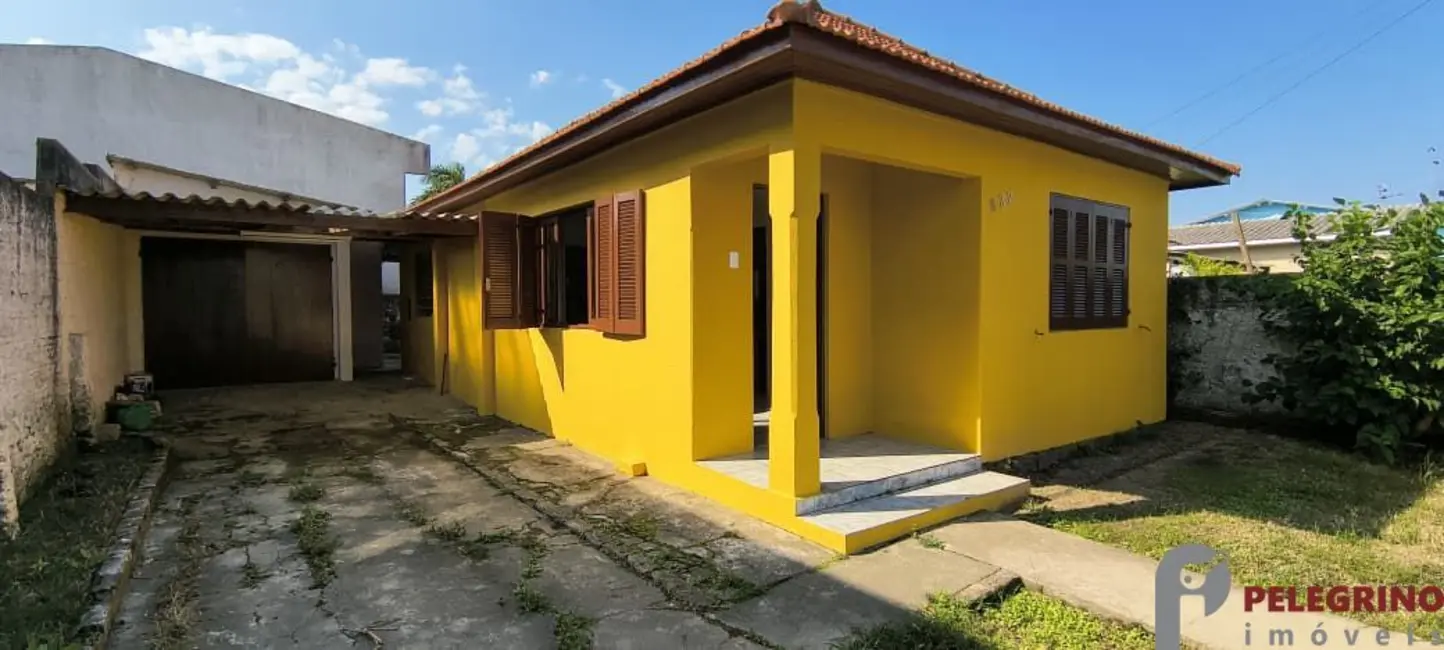 Foto 2 de Casa com 2 quartos à venda, 121m2 em Centro, Tapes - RS
