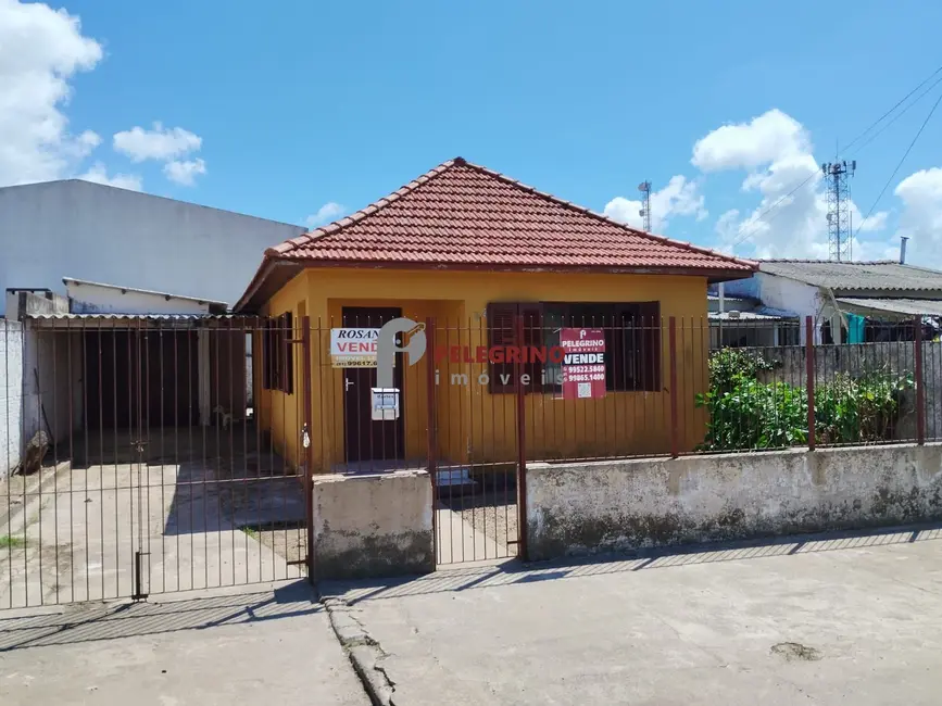 Foto 1 de Casa com 2 quartos à venda, 121m2 em Centro, Tapes - RS