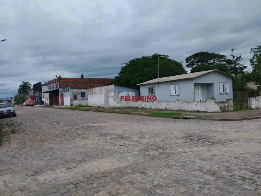 Foto 1 de Casa com 2 quartos à venda, 268m2 em Centro, Tapes - RS