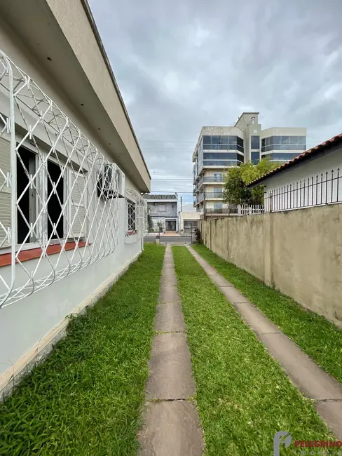 Casa com 3 quartos à venda, 135m2 em Centro, Tapes - RS - imagem 3 Foto 3 de Casa com 3 quartos à venda, 135m2 em Centro, Tapes - RS