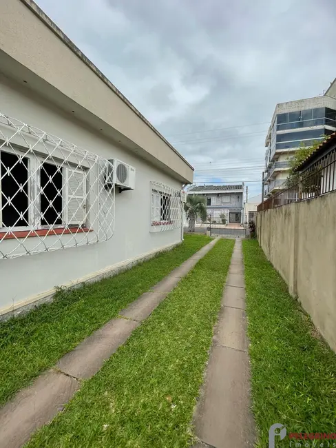 Casa com 3 quartos à venda, 135m2 em Centro, Tapes - RS - imagem 4 Foto 4 de Casa com 3 quartos à venda, 135m2 em Centro, Tapes - RS