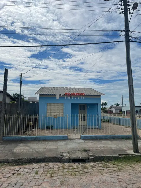 Foto 2 de Casa com 2 quartos à venda, 82m2 em Centro, Tapes - RS
