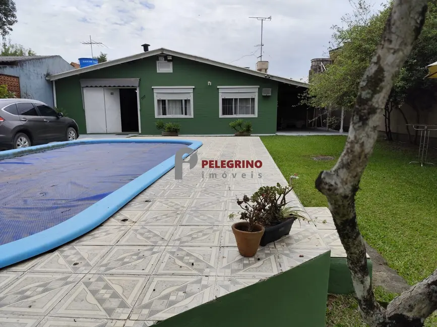 Foto 1 de Casa com 3 quartos à venda, 180m2 em Tapes - RS
