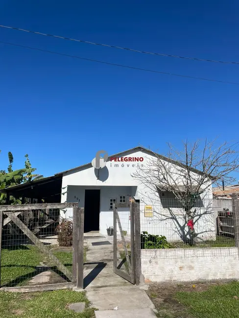 Foto 1 de Casa com 3 quartos para alugar, 85m2 em Tapes - RS