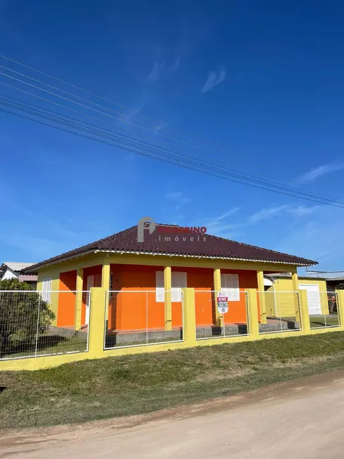 Foto 2 de Casa com 2 quartos à venda, 120m2 em Tapes - RS