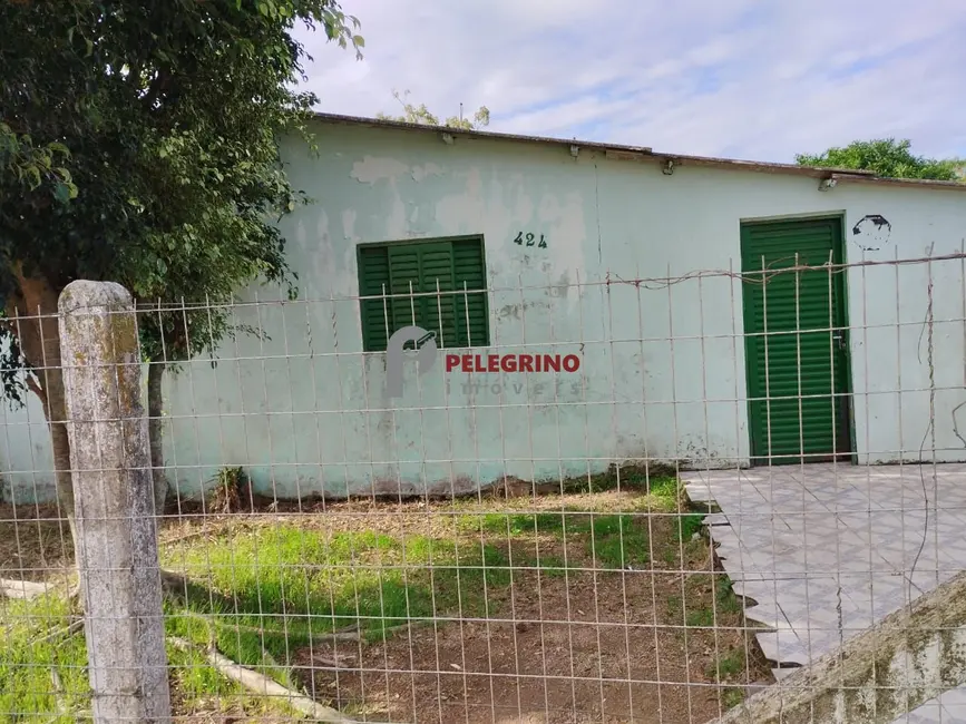 Foto 2 de Casa com 2 quartos à venda, 80m2 em Tapes - RS