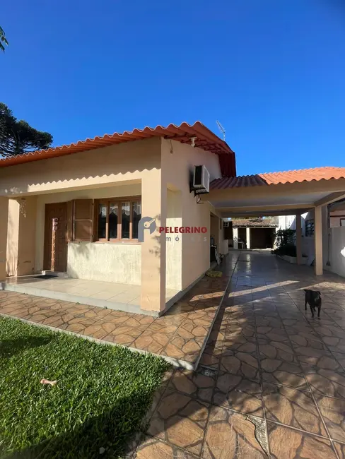 Casa com 4 quartos à venda, 150m2 em Centro, Tapes - RS - imagem 3 Foto 3 de Casa com 4 quartos à venda, 150m2 em Centro, Tapes - RS