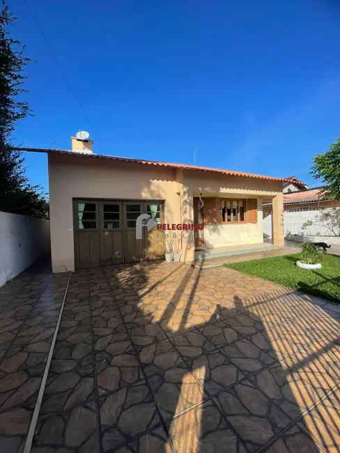 Casa com 4 quartos à venda, 150m2 em Centro, Tapes - RS - imagem 6 Foto 6 de Casa com 4 quartos à venda, 150m2 em Centro, Tapes - RS