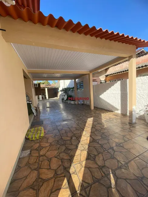 Casa com 4 quartos à venda, 150m2 em Centro, Tapes - RS - imagem 8 Foto 8 de Casa com 4 quartos à venda, 150m2 em Centro, Tapes - RS