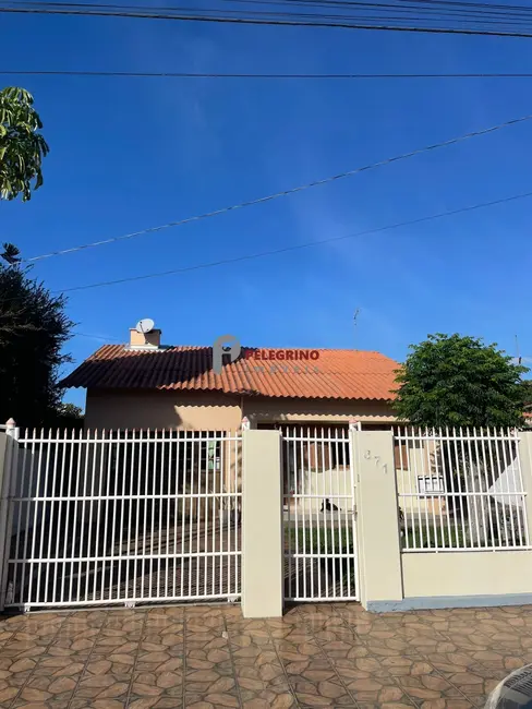 Foto 1 de Casa com 4 quartos à venda, 150m2 em Centro, Tapes - RS