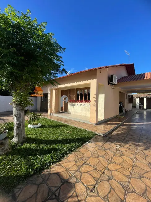 Casa com 4 quartos à venda, 150m2 em Centro, Tapes - RS - imagem 5 Foto 5 de Casa com 4 quartos à venda, 150m2 em Centro, Tapes - RS