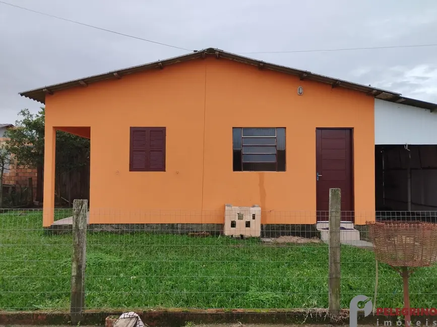 Casa com 2 quartos para alugar, 50m2 em Tapes - RS - imagem 2 Foto 2 de Casa com 2 quartos para alugar, 50m2 em Tapes - RS
