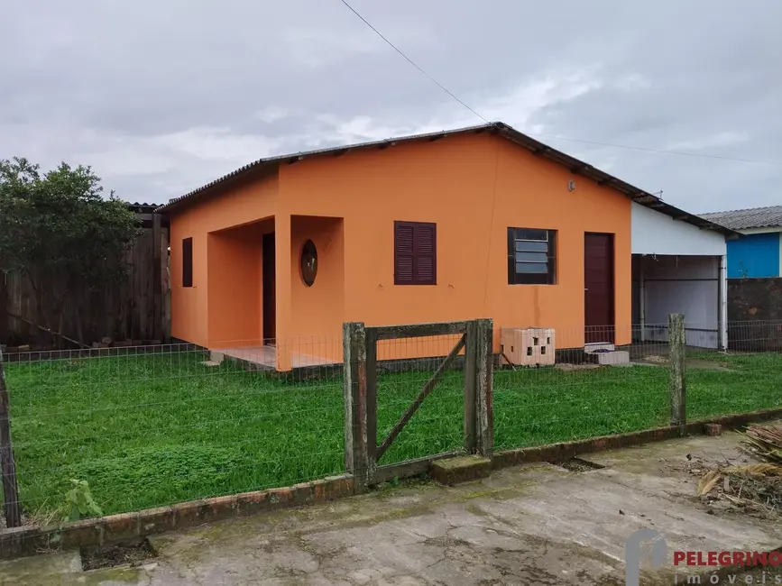 Casa com 2 quartos para alugar, 50m2 em Tapes - RS - imagem 1 Foto 1 de Casa com 2 quartos para alugar, 50m2 em Tapes - RS