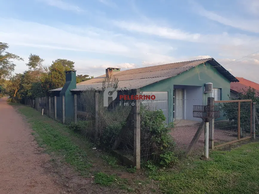 Foto 1 de Casa com 2 quartos à venda, 122m2 em Tapes - RS
