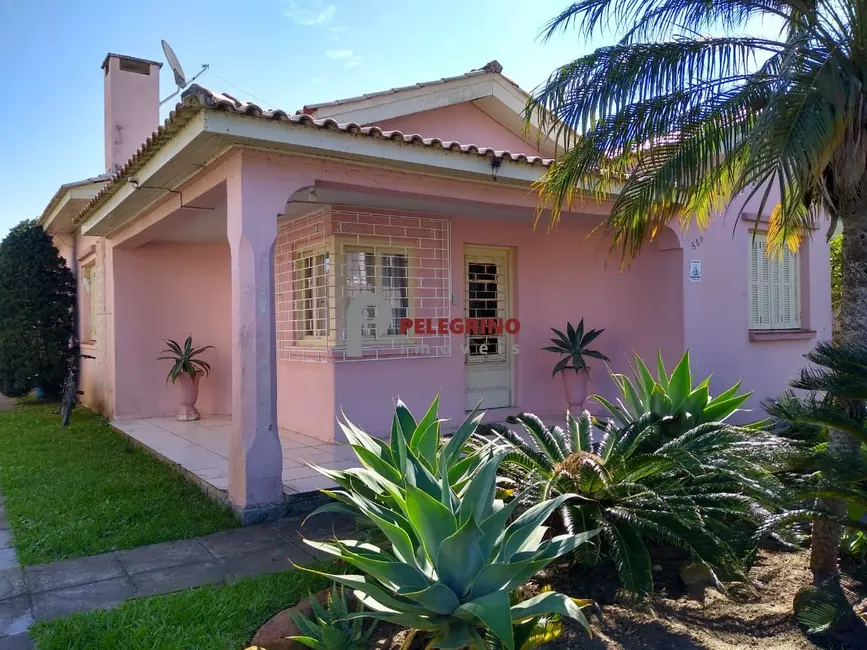 Foto 1 de Casa com 4 quartos à venda, 224m2 em Centro, Tapes - RS